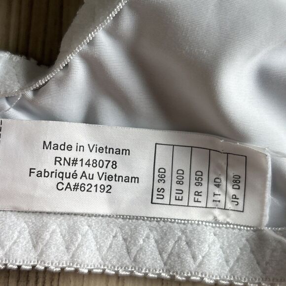 CURVE MUSE LACY WHITE BRA, UNDERWIRE CLOTH LINING SIZE - 36D - Picture 6 of 9